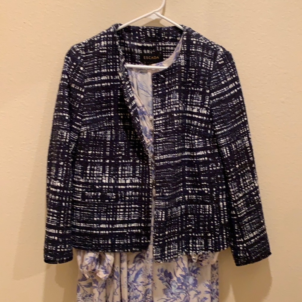 Escada 36 graceful coat